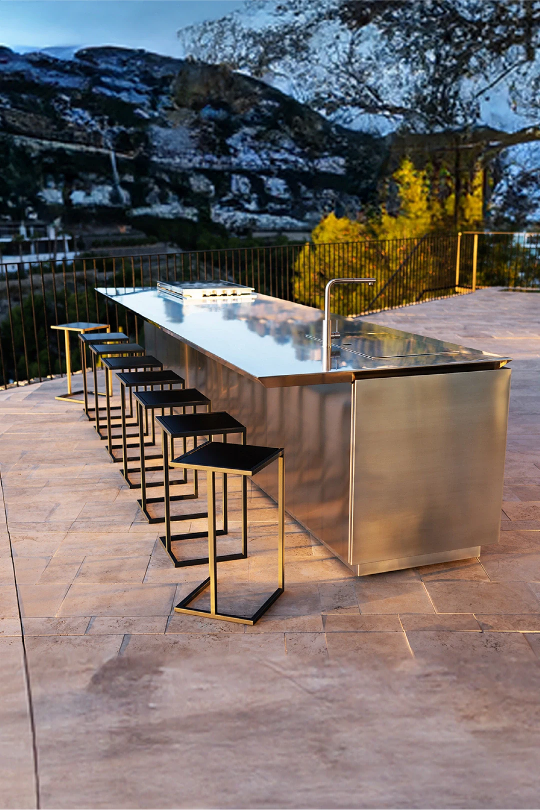 cocina exterior con barra de bar